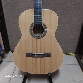Klasicka gitara Pasadena