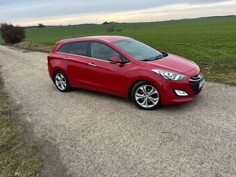 Hyundai i30 CW 1.6i CRDi HP 16V DOHC Style