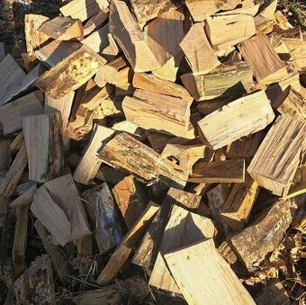 Palivové drevo štiepané