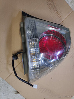 Zadné pravé svetlo lexus is200
