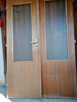 Darujem staré dvere za odvoz.