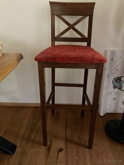 Drevená “barová stolička