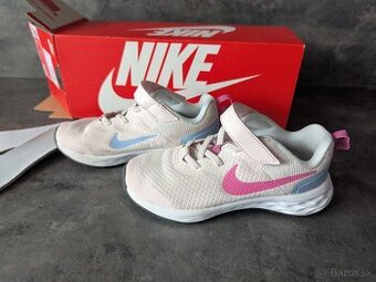 Dievčenské tenisky Nike  30