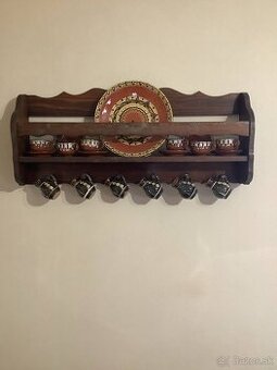 Predam bulharsku keramiku aj s polickou