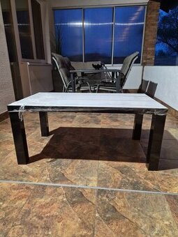 Konferenčný stolík