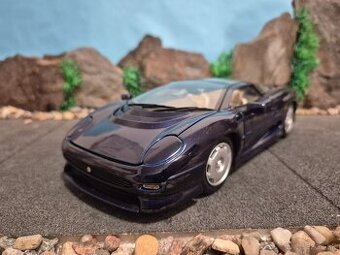 Prodám model 1:18 Jaguar XJ220