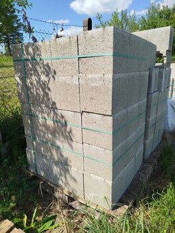 Stlpikové kocky