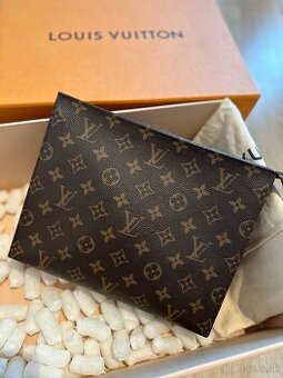 Louis Vuitton toiletry pouch 26