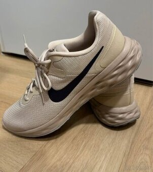 Nike tenisky