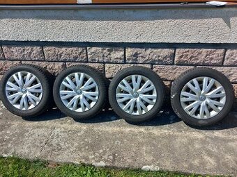 Predám zimné komplety VW 205/55 R16 pneu Bridgestone,puklice
