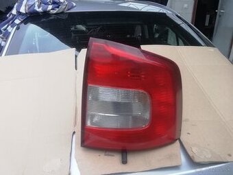 Práve zadné svetlo škoda octavia 2 facelift