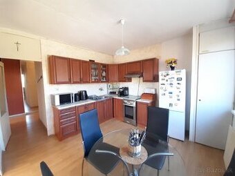 Na predaj veľký 2 izbový byt s loggiou, Furča