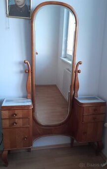 spálňa starožitná