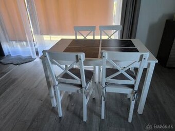 Predám drevený stôl