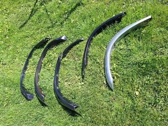 Mitsubishi Pajero Sport - lem blatníka