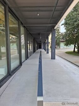 Na prenájom Obchodný priestor v Snine, Centrum mesta