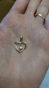 Zlatý prívesok s brúseným diamantom