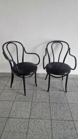 Stoličky FAMEG ohýbané čalúnené čierne