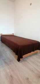 Drevená posteľ - jednolôžko s matracom - 1