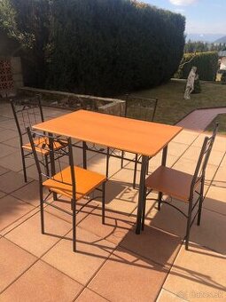 Jedálenský stôl +4 stoličky