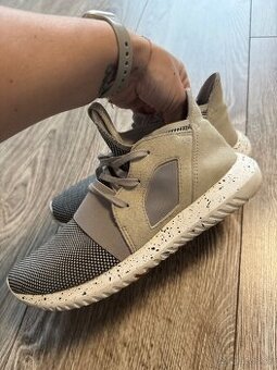 Adidas tenisky