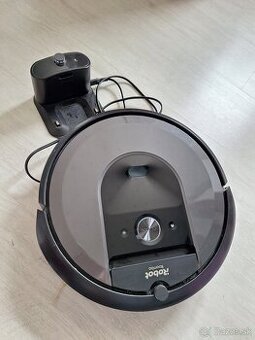 Robotický vysávač Roomba i7