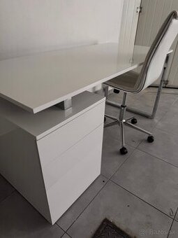 Pisaci stol plus otocna stolicka