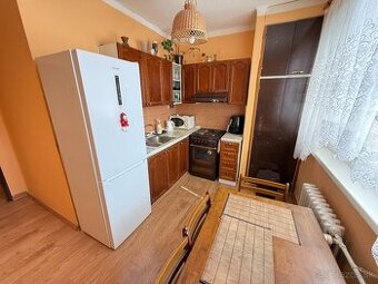 Exkluzívne APEX reality 2i s loggiou na Štúrovej Leopoldov
