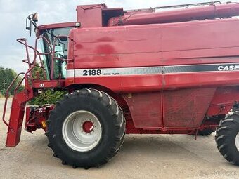 Sklízecí mlátička. Case 2188 rok výroby 1997, žací lišta 6m,
