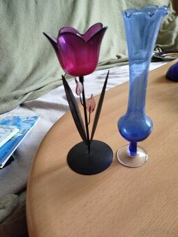 Rôzne vázy, poháriky.