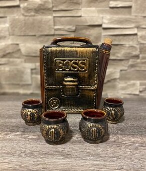 KERAMICKÁ FĽAŠA „BOSS“ + 4 POHÁRIKY