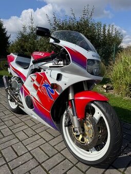 Suzuki GSX-R 400 - 1