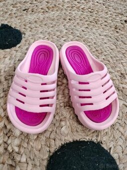 Dievčenské šľapky_veľkosť 26