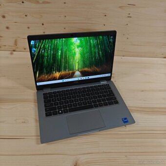 Dell Latitude 5330 – Kompaktný profi ultrabook / i5-1235U /