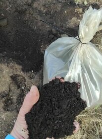 Záhradný kompost: hnojivo,rašelina, substrát .