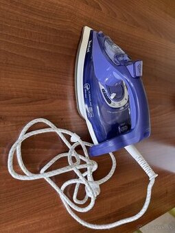 Naparovacia žehlička Tefal FV 9625