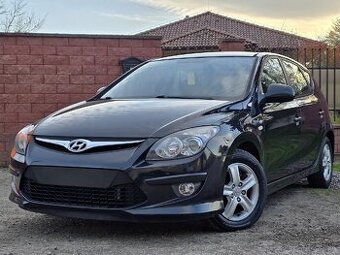 Hyundai i30 1.6 CRDi Facelift mod. 2011 Nová STK SK ŠPZ