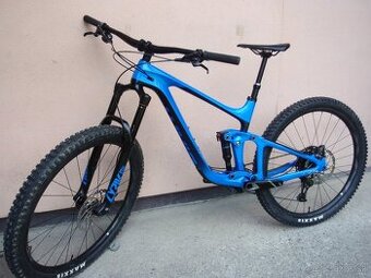 Minimálně jeté enduro Giant Reign Advanced Pro 29 2 Carbon