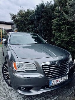 Lancia thema / chrysler 300