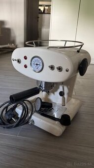 Pákový retro kávovar Francis by Illy