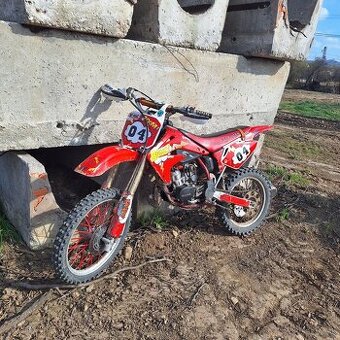Predám túto hondu cr 85 r.v 2005
