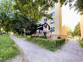 Priestranný byt v super lokalite na prerábku podľa Vašich pr