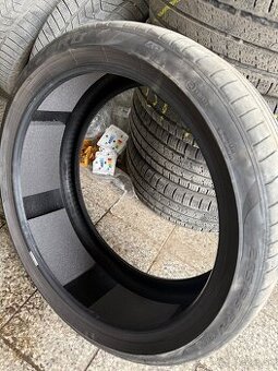 265/35 R21 Pirelli