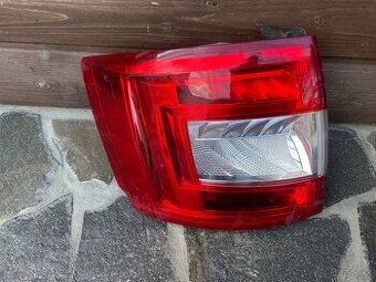 Ľavé zadné svetlo škoda octavia III
