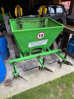 Malotraktor sadiak