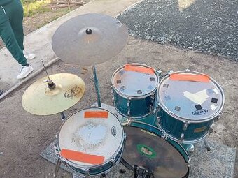 Pearl klasické bicie