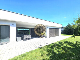 Na predaj moderný   4iz. rodinný dom v Seredi s dvojgarážou