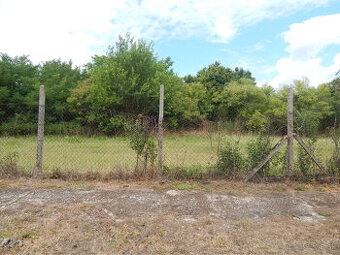 Na predaj stavebný pozemok 916 m 2  v Malých Kosihách, len 1