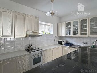 Predaj: Rodinný dom s podkrovím, pivnicou a letným dom, Rača