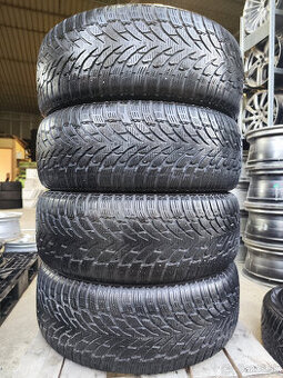 Zimné pneu = NOKIAN = 235/55 R19